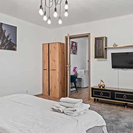 Garsoniera De Lux Si Eleganta Drumul Taberei Bukarest Eksteriør billede